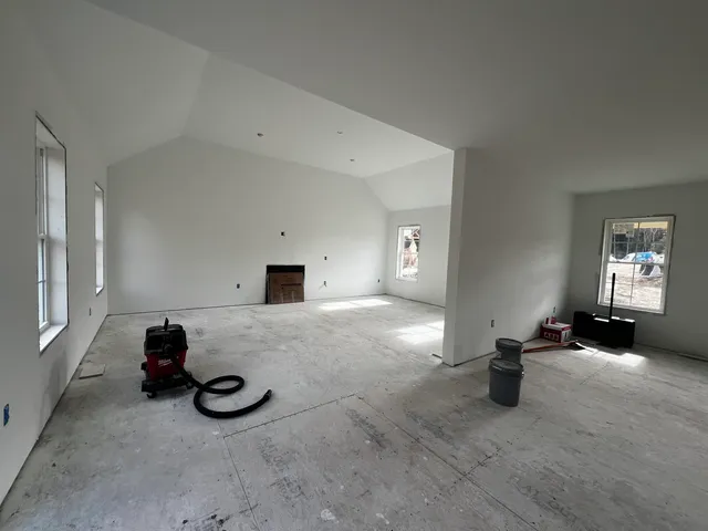 $799,900 | 10 Blaisdell Court, Raymond, NH 03077