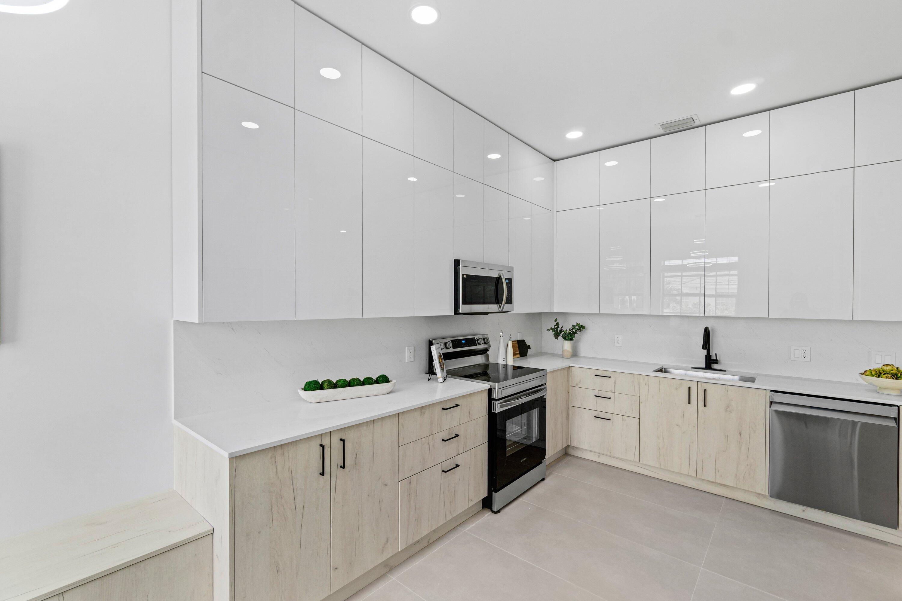 5166 Lake Catalina Drive, Unit D Boca Raton, FL 33496 - Photo 12 of 57 Kitchen