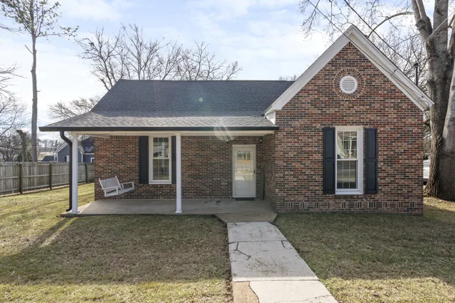 $289,000 | 111 1st Avenue, Mount Pleasant, TN 38474