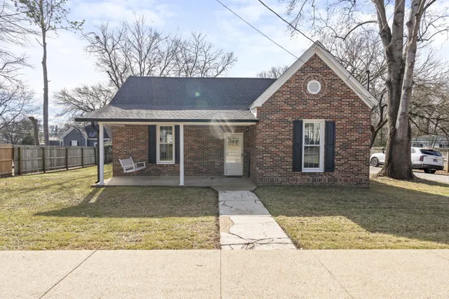 $289,000 | 111 1st Avenue, Mount Pleasant, TN 38474