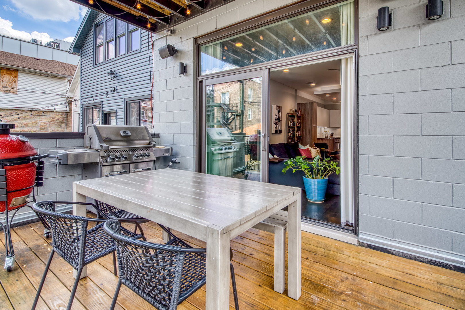 2030 West Rice Street, Unit 1 Chicago, IL 60622 - Photo 30 of 37 a view of an outdoor space
