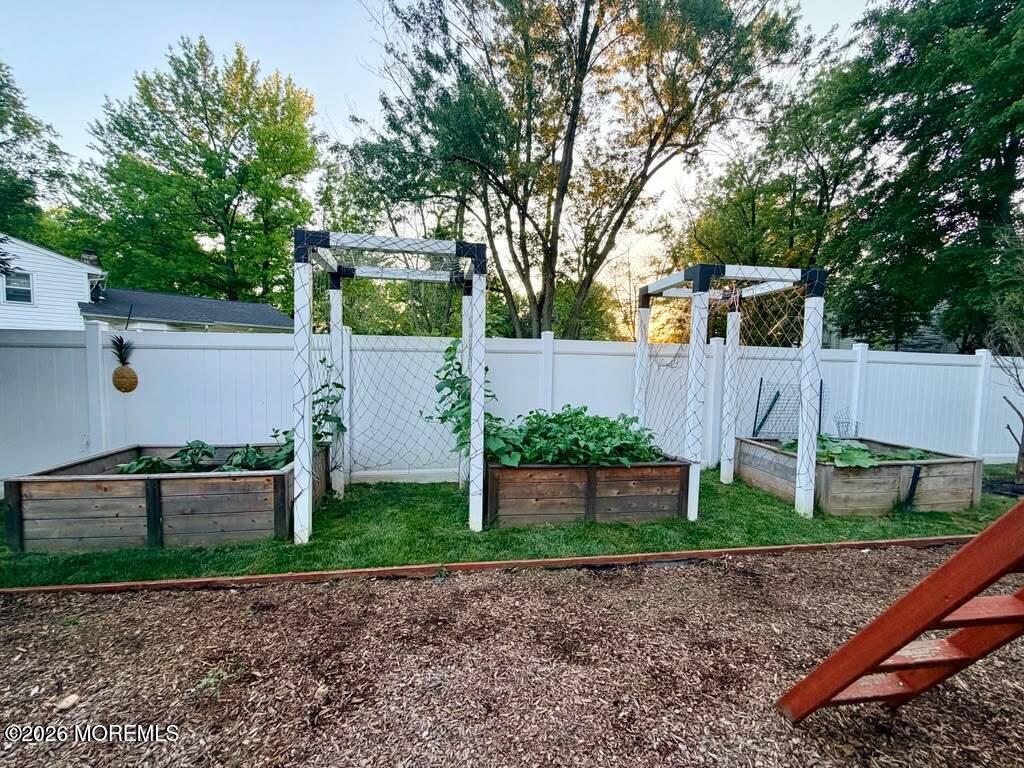 4 Dorset Way Edison, NJ 08820 - Photo 37 of 41 Backyard View