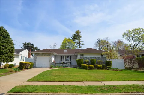 $750,000 | 262 Cherry Place, East Meadow, NY 11554