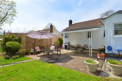 $750,000 | 262 Cherry Place, East Meadow, NY 11554