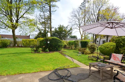 $750,000 | 262 Cherry Place, East Meadow, NY 11554