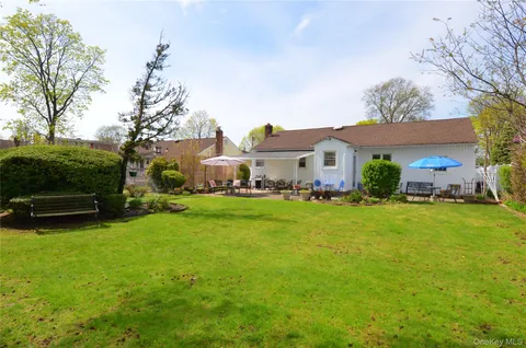 $750,000 | 262 Cherry Place, East Meadow, NY 11554