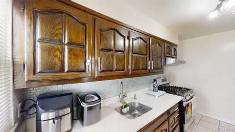 $750,000 | 262 Cherry Place, East Meadow, NY 11554