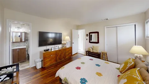 $750,000 | 262 Cherry Place, East Meadow, NY 11554