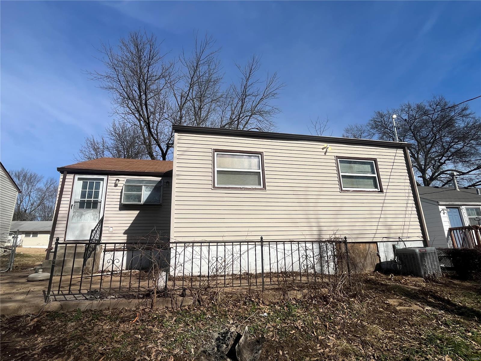 336 Lanark Road St. Louis, MO 63137 - Photo 15 of 16