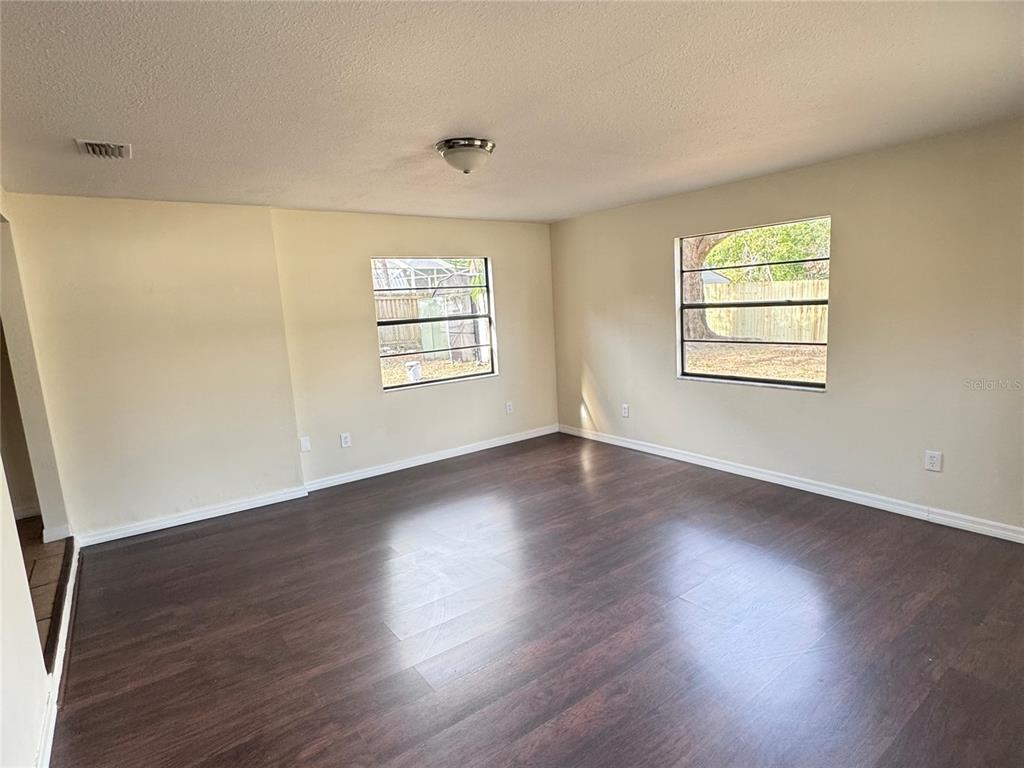103 West Wheeler Road Seffner, FL 33584 - Photo 15 of 53 Gallery Image 15