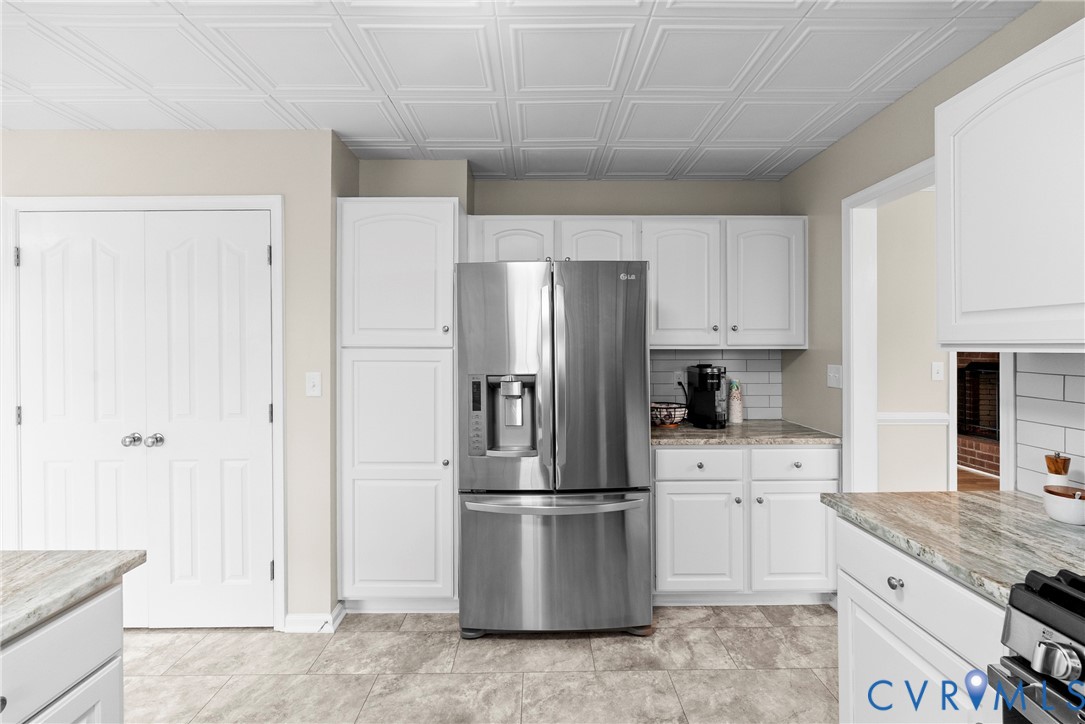 842 Hardtimes Road Farmville, VA 23901 - Photo 14 of 50 Kitchen with appliances with stainless steel finis