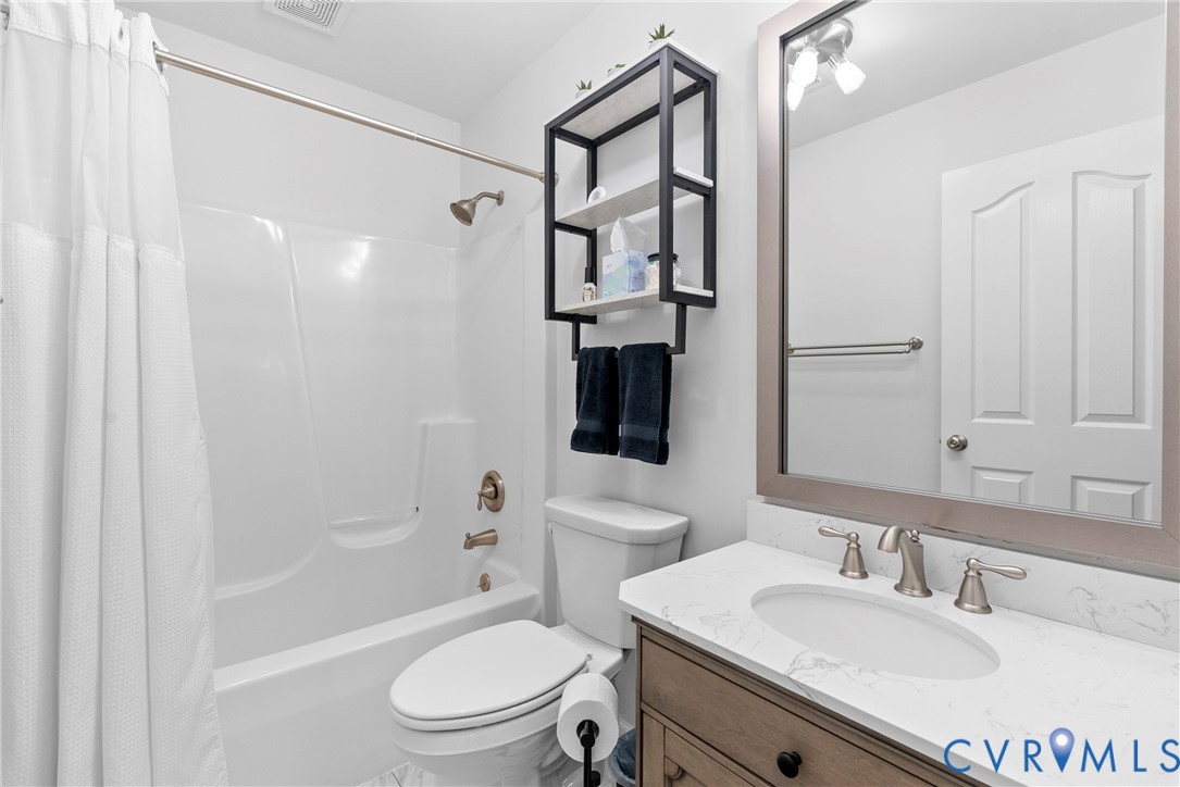 842 Hardtimes Road Farmville, VA 23901 - Photo 26 of 50 Full bathroom featuring shower / bath combo with s