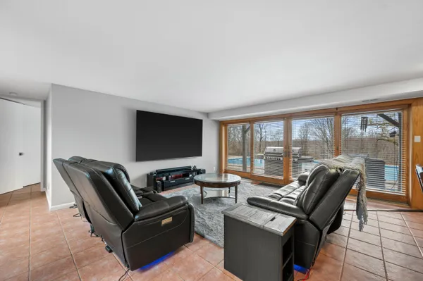 $725,000 | 6171 Pleasant Hill Drive, Trenton, WI 53095