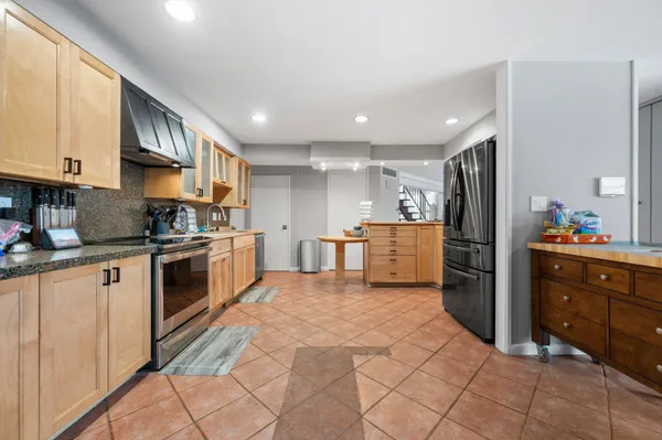 $725,000 | 6171 Pleasant Hill Drive, Trenton, WI 53095