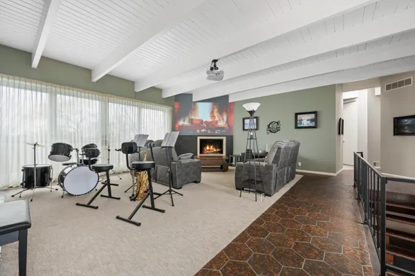 $725,000 | 6171 Pleasant Hill Drive, Trenton, WI 53095