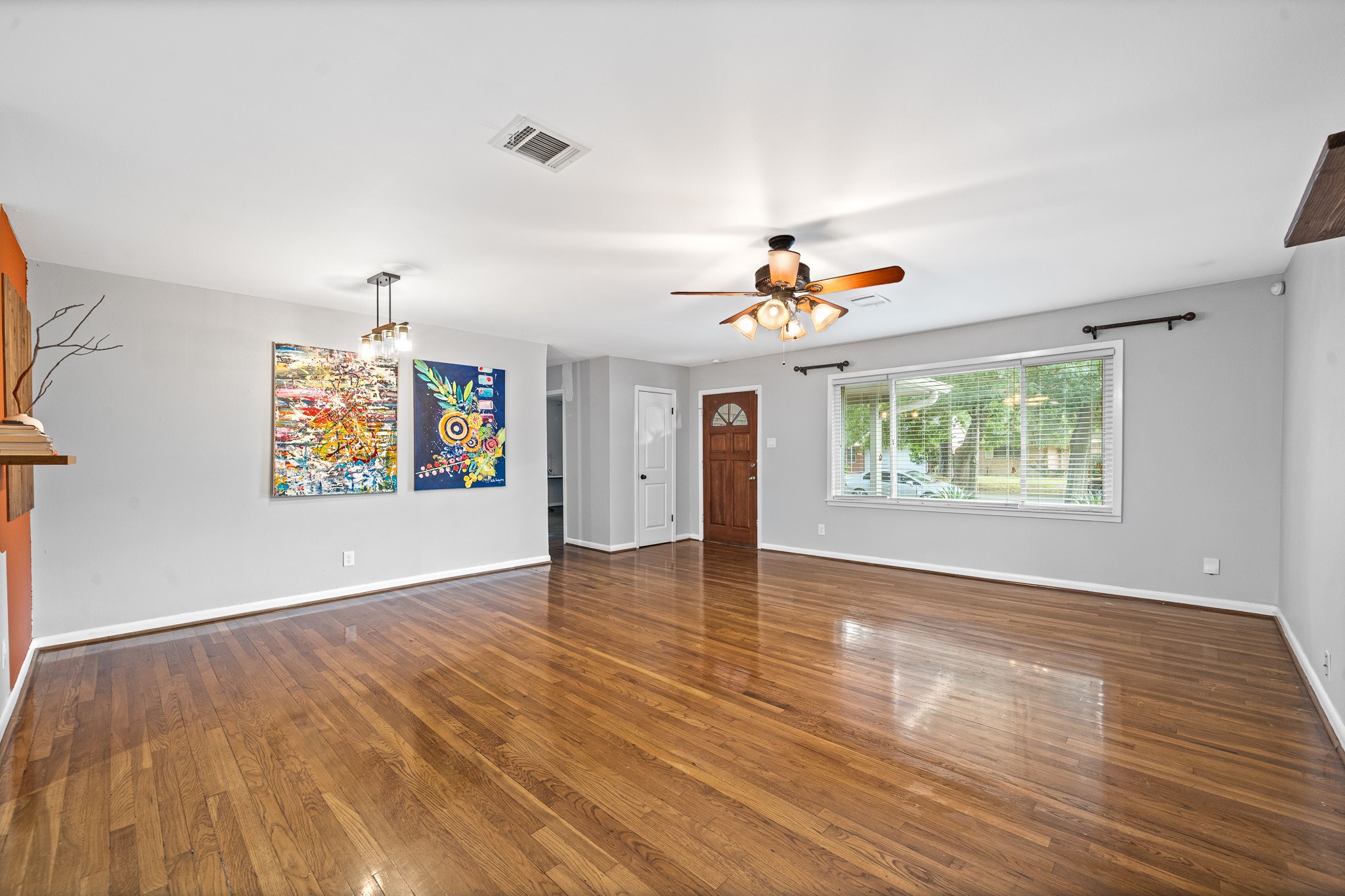 5606 Warm Springs Road Houston, TX 77035 - Photo 6 of 37 Gallery Image 6