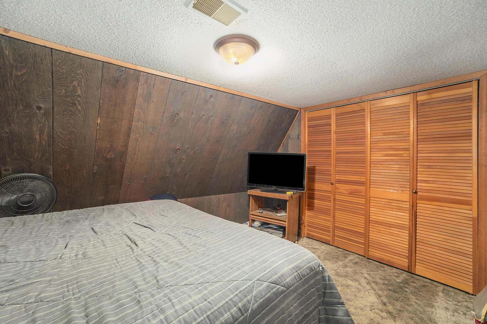 2263 Hyde Park Road Muskegon, MI 49445 - Photo 26 of 40 2nd level - 2nd Bedroom