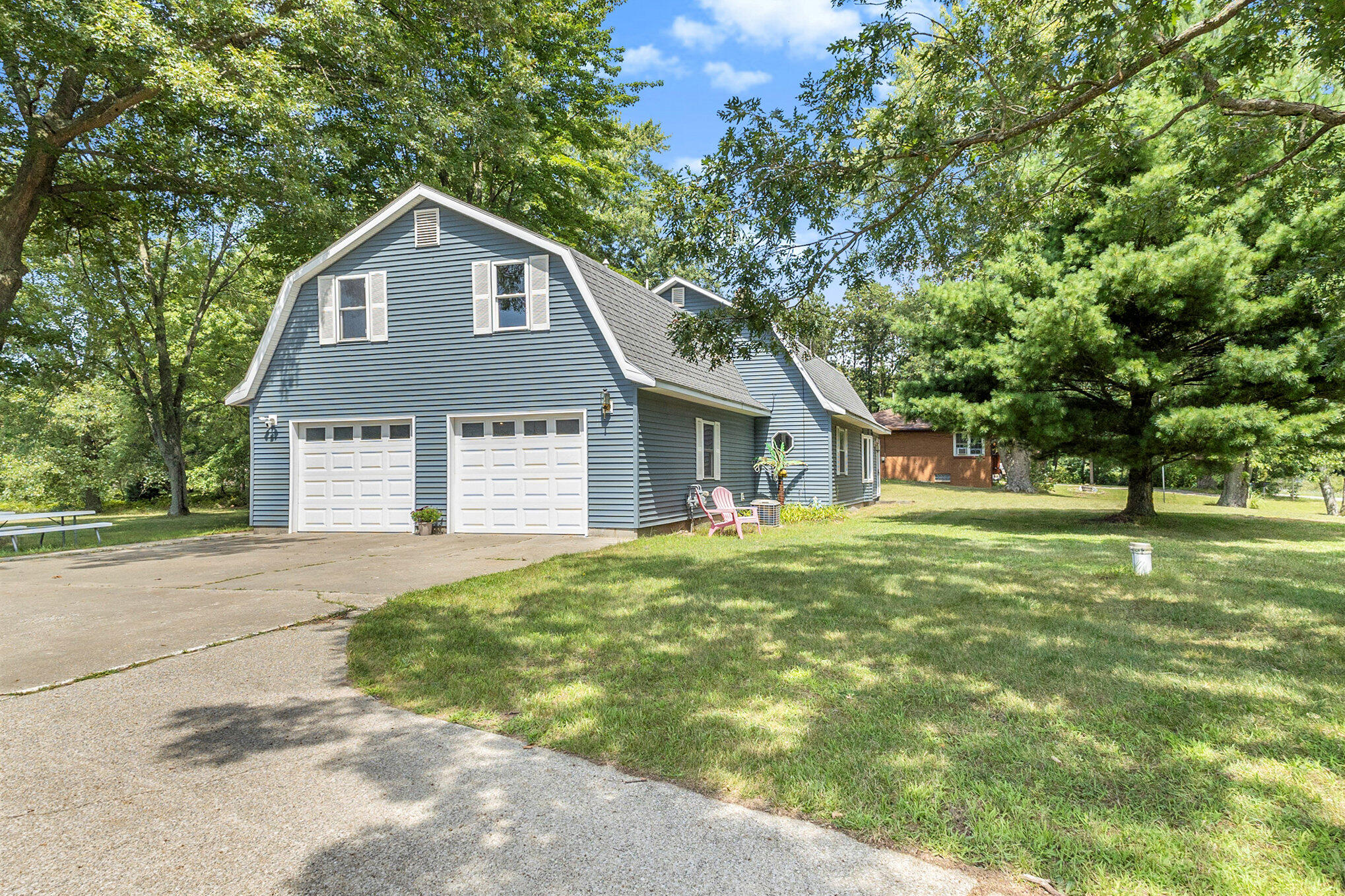 2263 Hyde Park Road Muskegon, MI 49445 - Photo 3 of 40 Front View - Driveway