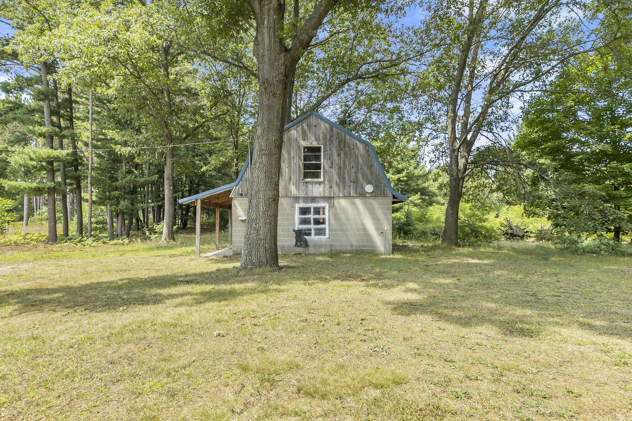 2263 Hyde Park Road Muskegon, MI 49445 - Photo 8 of 40 Shed/Barn