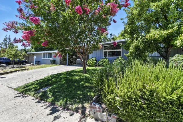 $395,900 | 4601 Foster Way, Carmichael, CA 95608