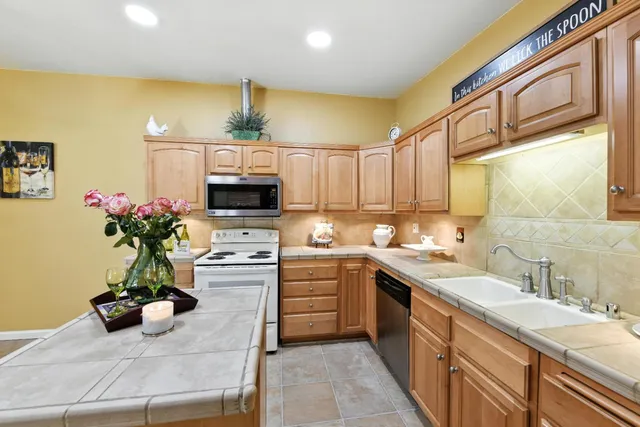 $395,900 | 4601 Foster Way, Carmichael, CA 95608