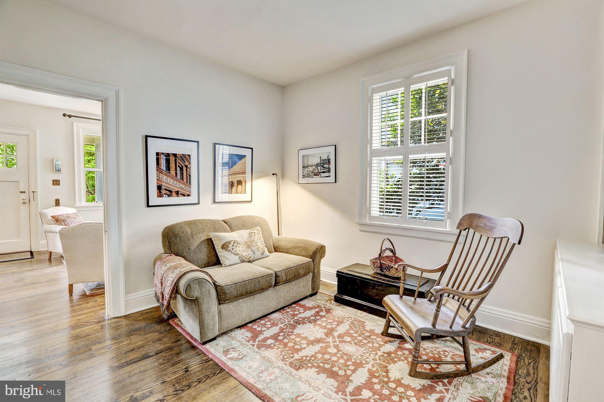 4404 Ridge Street Chevy Chase, MD 20815 - Photo 16 of 35 Private Sitting Area