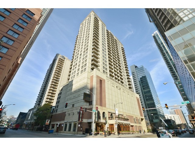 630 North State Street, Unit 2508 Chicago, IL 60654 - Photo 1 of 17