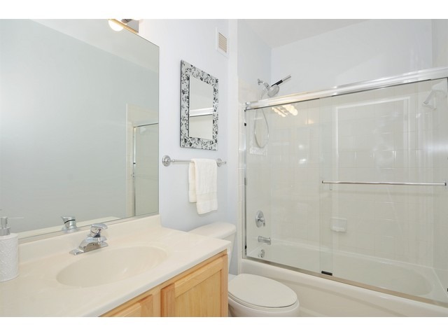 630 North State Street, Unit 2508 Chicago, IL 60654 - Photo 12 of 17