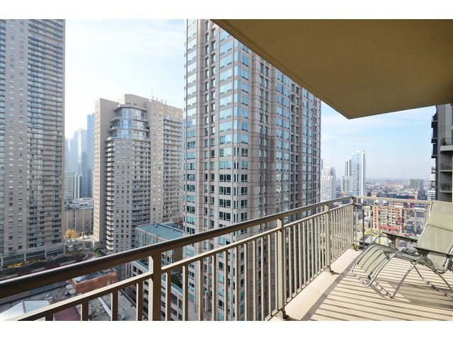 630 North State Street, Unit 2508 Chicago, IL 60654 - Photo 13 of 17
