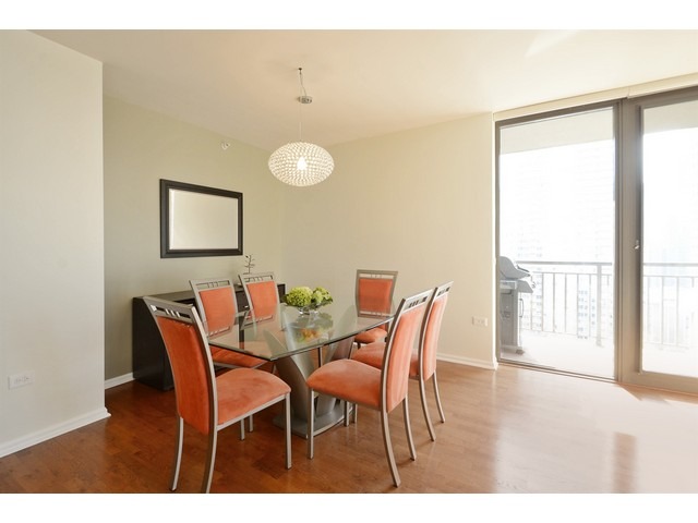 630 North State Street, Unit 2508 Chicago, IL 60654 - Photo 4 of 17
