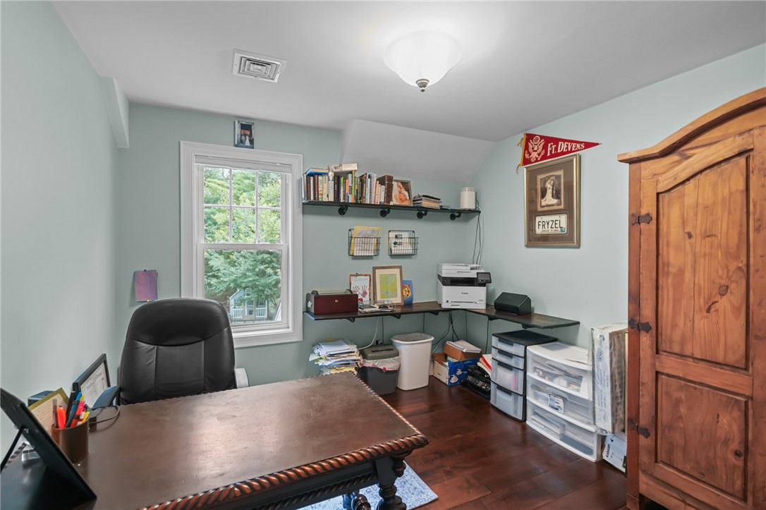 1004 Great Road Lincoln, RI 02865 - Photo 22 of 49