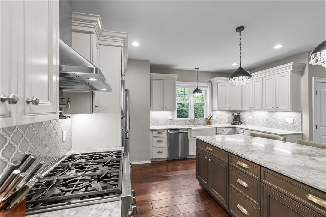 1004 Great Road Lincoln, RI 02865 - Photo 4 of 49