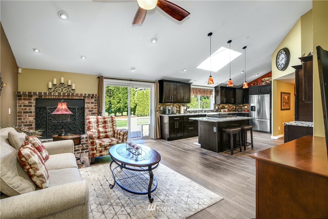 4924 Southeast 2nd Place Renton, WA 98059 - Photo 3 of 39