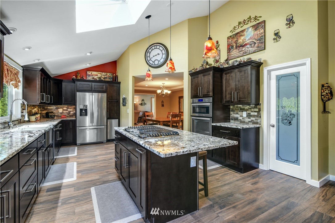 4924 Southeast 2nd Place Renton, WA 98059 - Photo 4 of 39
