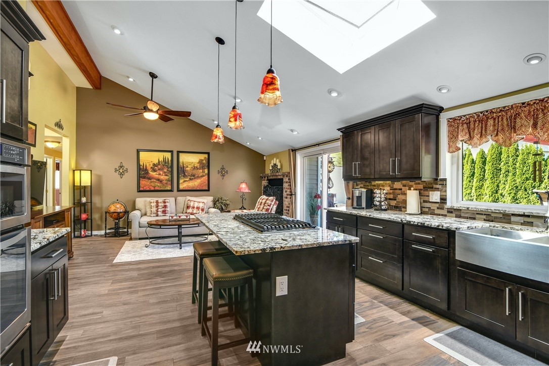 4924 Southeast 2nd Place Renton, WA 98059 - Photo 5 of 39
