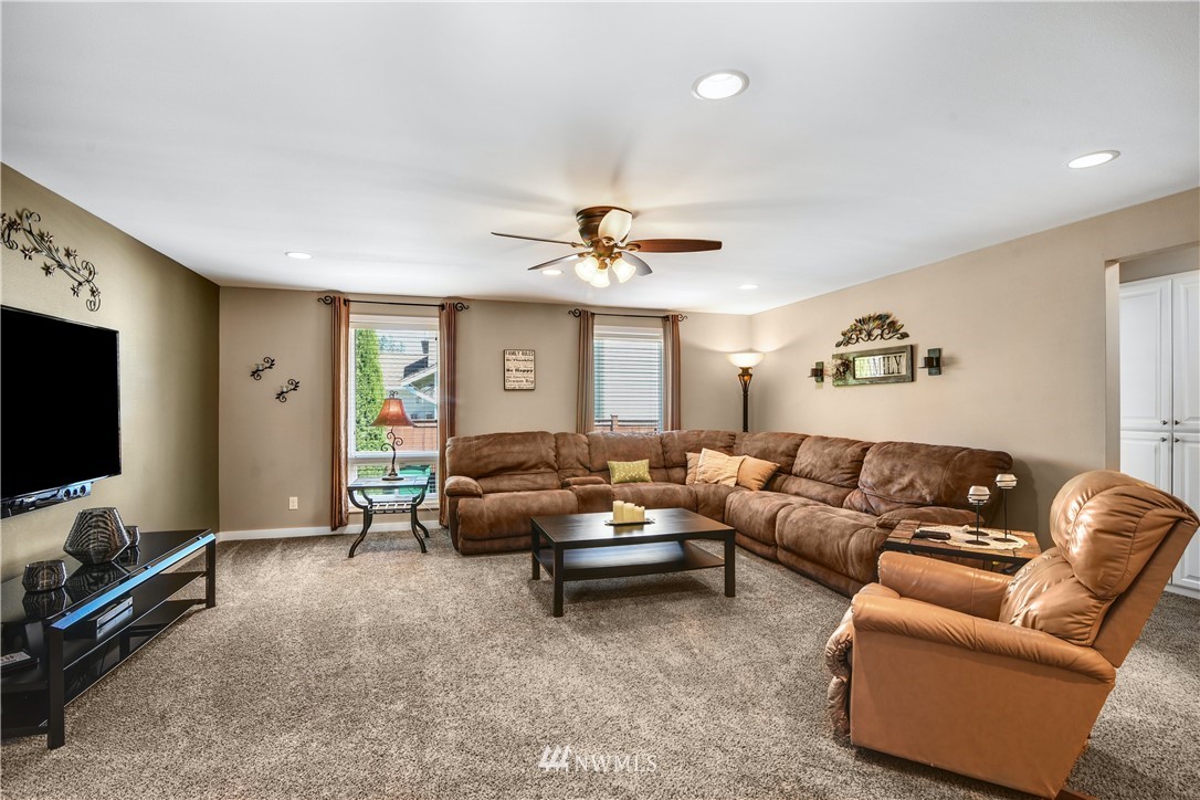 4924 Southeast 2nd Place Renton, WA 98059 - Photo 8 of 39
