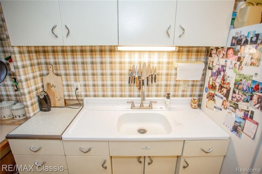 17888 Beck Road Northville, MI 48168 - Photo 13 of 31