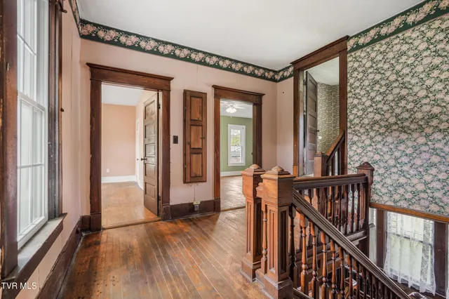 $256,000 | 118 West 1st Street South, Big Stone Gap, VA 24219