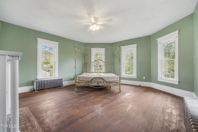 $256,000 | 118 West 1st Street South, Big Stone Gap, VA 24219