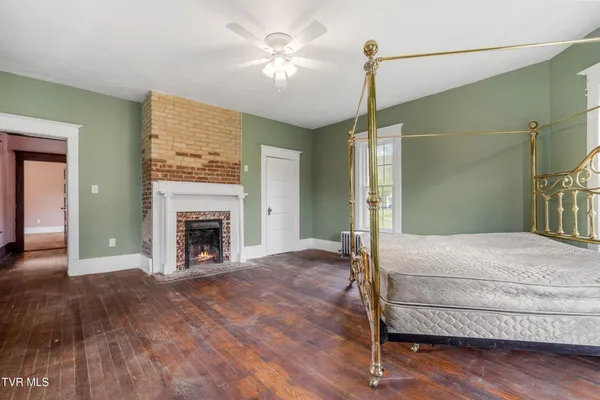 $256,000 | 118 West 1st Street South, Big Stone Gap, VA 24219