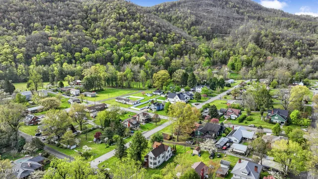 $256,000 | 118 West 1st Street South, Big Stone Gap, VA 24219