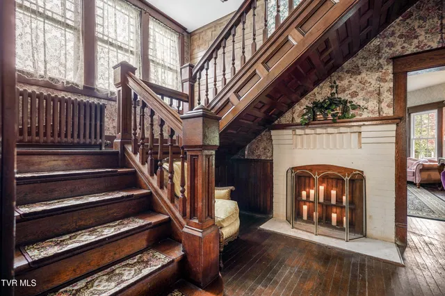 $256,000 | 118 West 1st Street South, Big Stone Gap, VA 24219