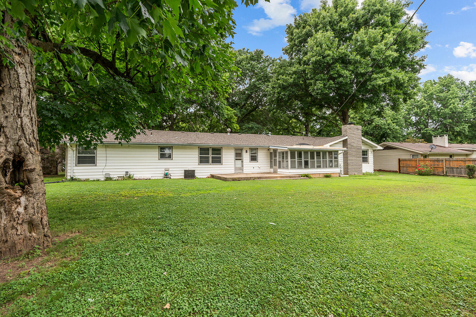 2266 South Meadowview Avenue Springfield, MO 65804 - Photo 45 of 46 DSC03794