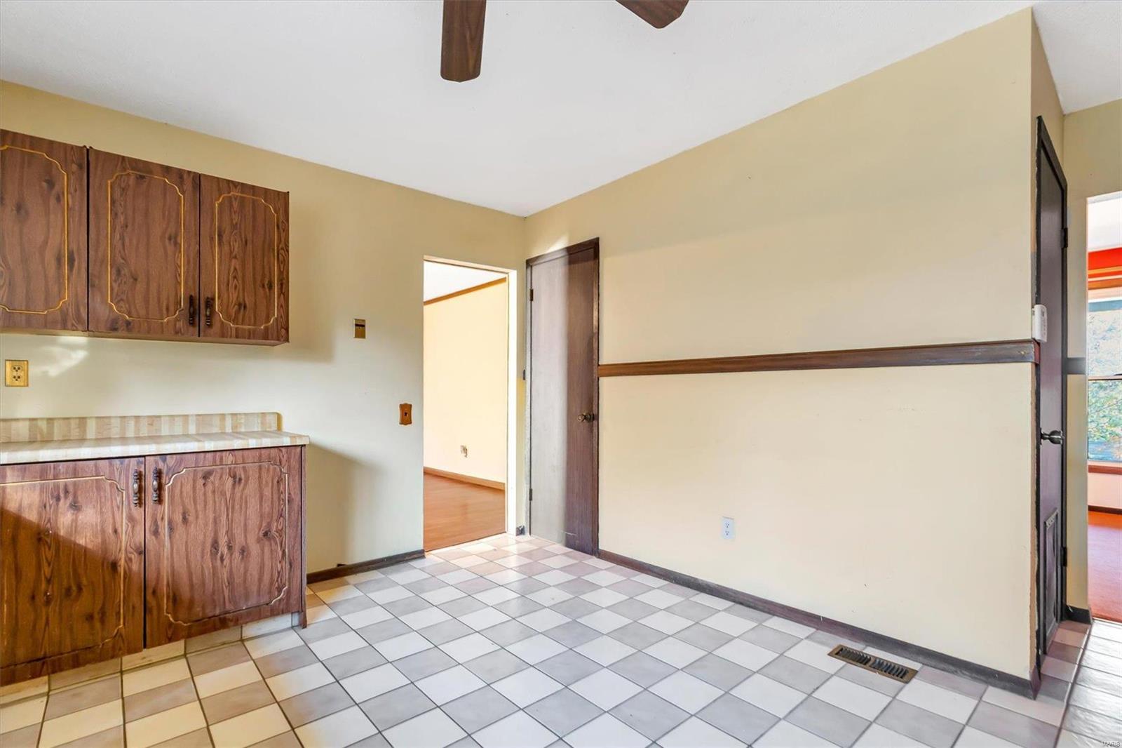 1175 Crested View Drive St. Louis, MO 63146 - Photo 13 of 31