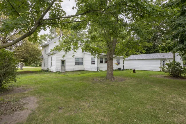 $179,900 | 311 West Allen Street, Kentland, IN 47951