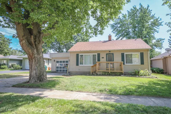 $233,000 | 916 Albert Avenue, Sycamore, IL 60178