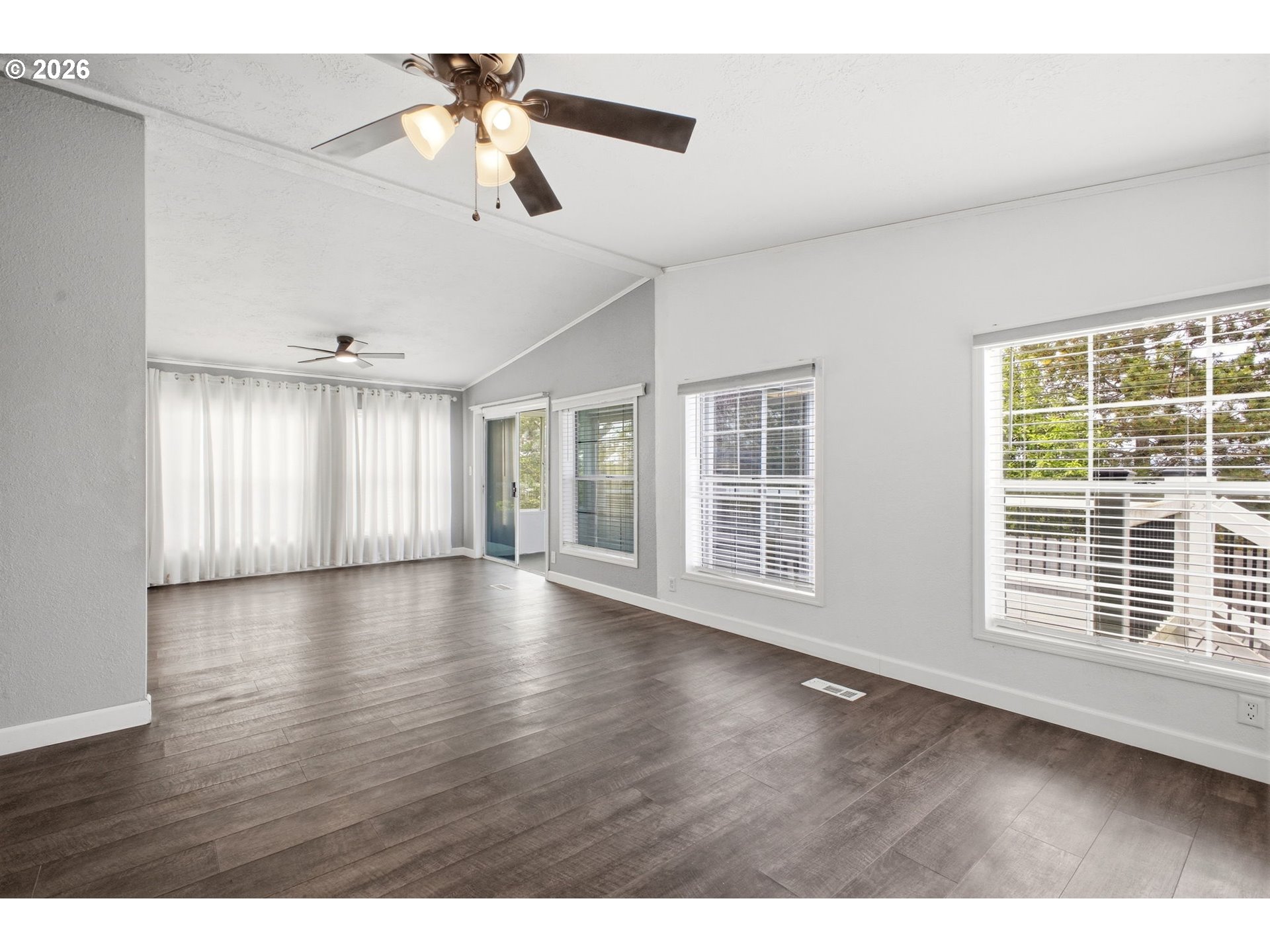 851 Southwest Sunset Way, Unit 28 Troutdale, OR 97060 - Photo 11 of 40