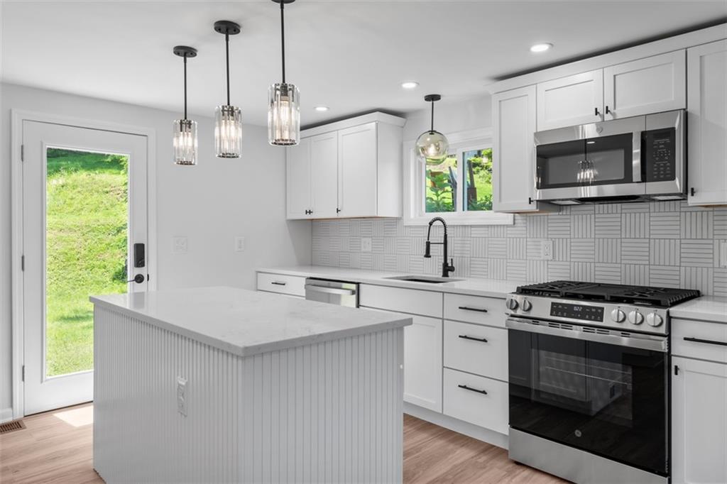 4736 Doyle Road Pittsburgh, PA 15227 - Photo 15 of 45 Gallery Image 15