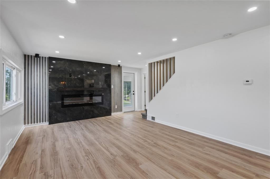 4736 Doyle Road Pittsburgh, PA 15227 - Photo 4 of 45 Gallery Image 4
