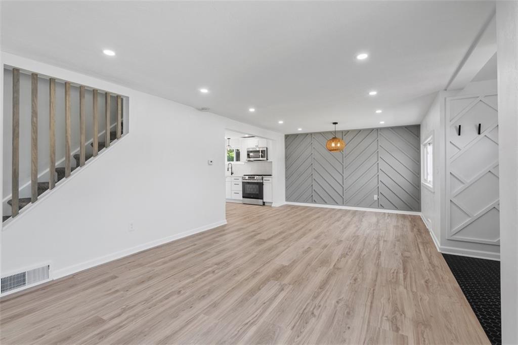 4736 Doyle Road Pittsburgh, PA 15227 - Photo 7 of 45 Gallery Image 7
